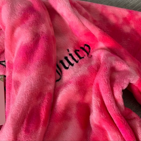 Juicy Couture Hot Pink Tie-Dye Fleece Robe - Picture 3 of 8